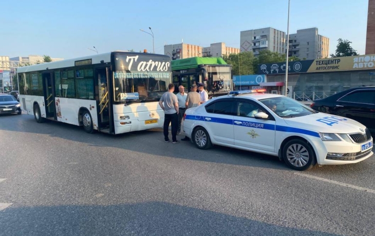 Два автобуса и «Газель» попали в аварию в Тюмени Два автобуса и «Газель» попали в аварию в Тюмени