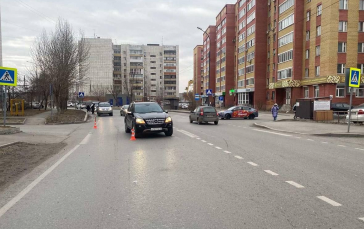 В Тюмени внедорожник сбил на переходе 10-летнего ребенка