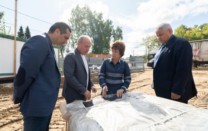 Строящийся каток на Судоремонтной в Тюмени посетила Светлана Иванова