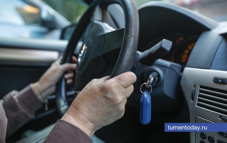 Тюменским автомобилистам рассказали о способах экономии топлива