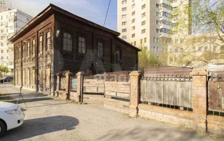 В Тюмени на 400 тысяч подешевел выставленный на продажу исторический особняк