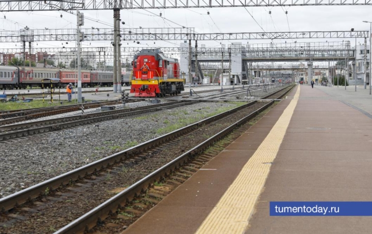 В Тюмени временно закроют пешеходный мост через железную дорогу