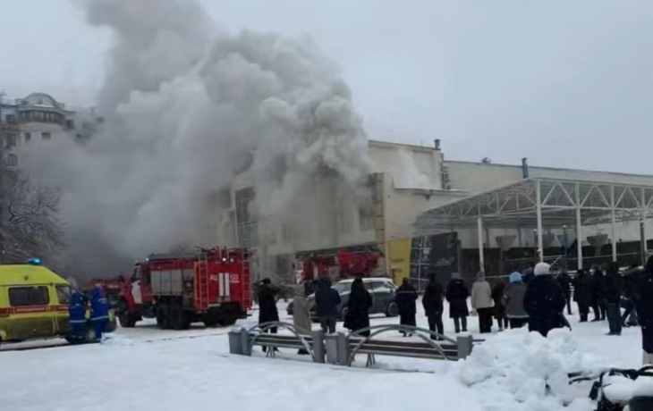 В Тюмени загорелись «Золотые ворота Сибири» на улице Герцена