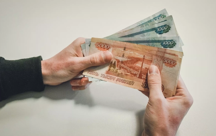 Скатились? Медианная зарплата в Тюмени оказалась ниже общероссийского показателя