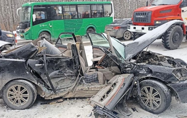 В ДТП на улице Дружбы погиб 31-летний водитель иномарки