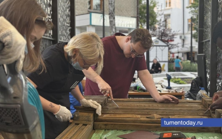 Жители Тюмени совместными усилиями отреставрировали наличник XX века
