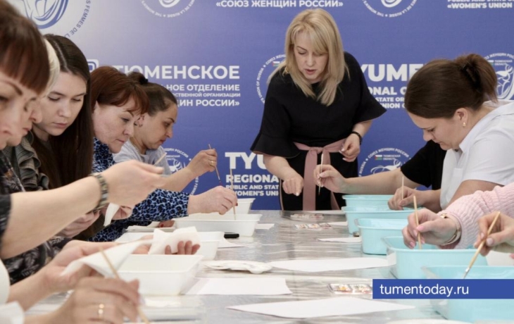 Союз женщин России в Тюмени провел мастер-класс для семей участников СВО