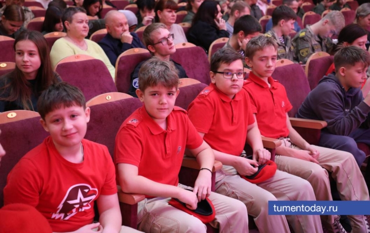 «Задела тема родителей»: тюменские подростки оценили премьеру фильма «Отец» «Задела тема родителей»: тюменские подростки оценили премьеру фильма «Отец»