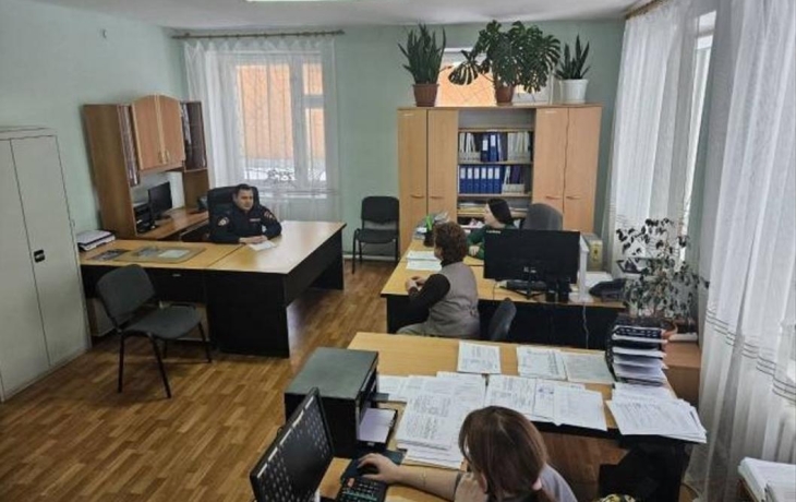 Тюменские полицейские выезжают в организации и рассказывают о видах мошенничества