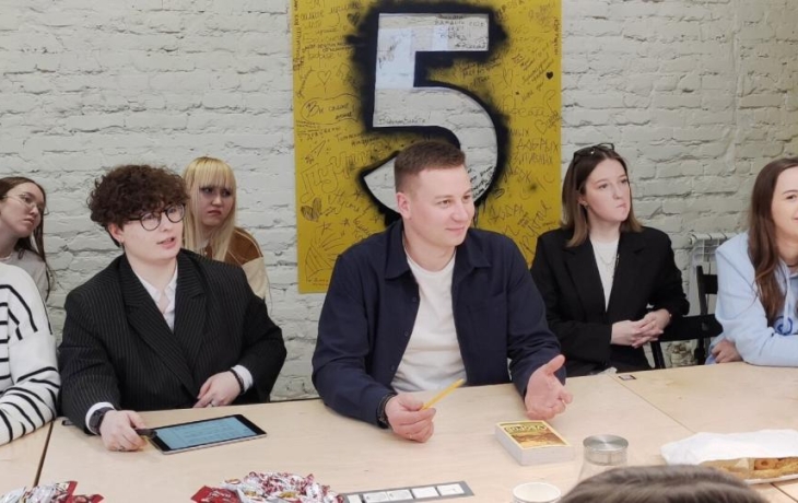 Молодежь Тобольска встретилась с финалистом программы «Время героев» Виктором Квасовым