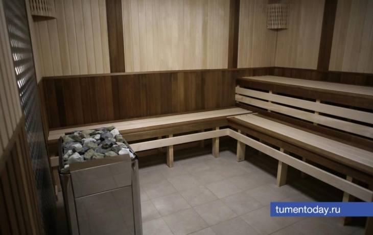 В Тюмени демонтируют сауну на чердаке многоквартирного дома