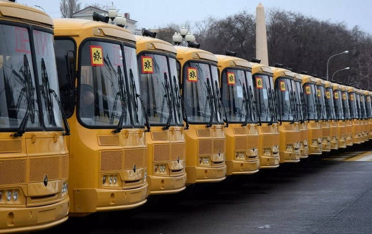 Закупку школьных автобусов для Тюменской области в 2025 году авансируют на 100%