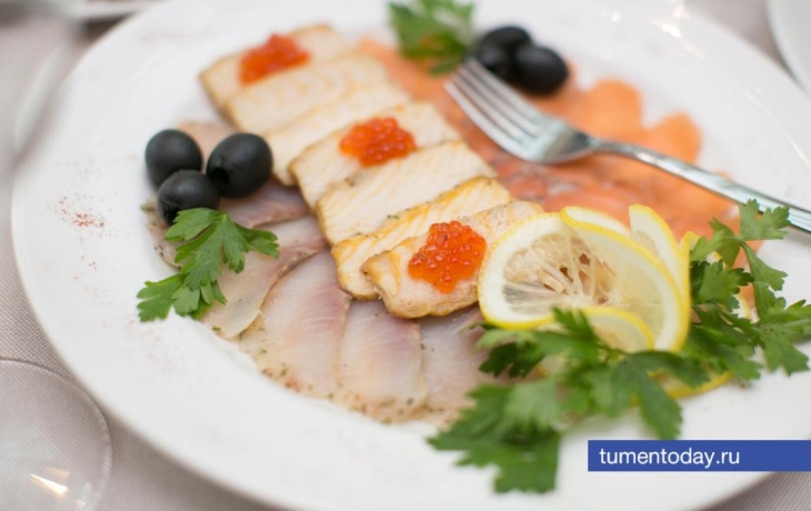 Тюменцы оставили в заведениях общепита рекордную сумму за месяц