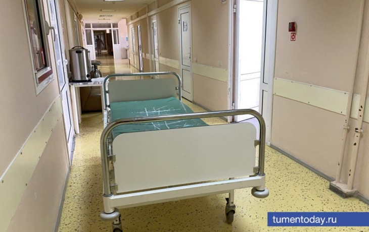В Тюмени пациент выпал из окна больницы и погиб