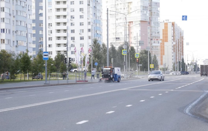 В Тюмени круглосуточно пылесосят улицы