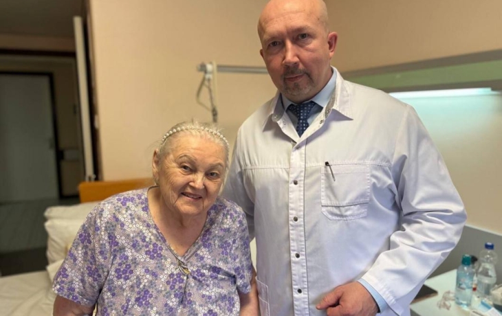 В Тюмени врачи заменили тазобедренный сустав 94‑летней пациентке