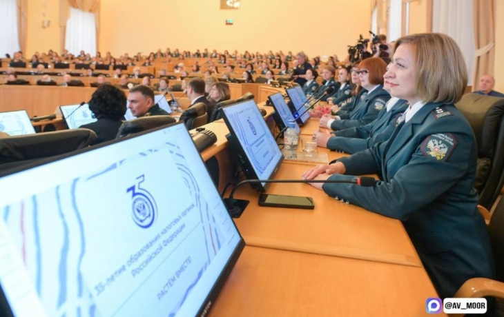 Губернатор поздравил налоговую службу Тюменской области с 35-летним юбилеем