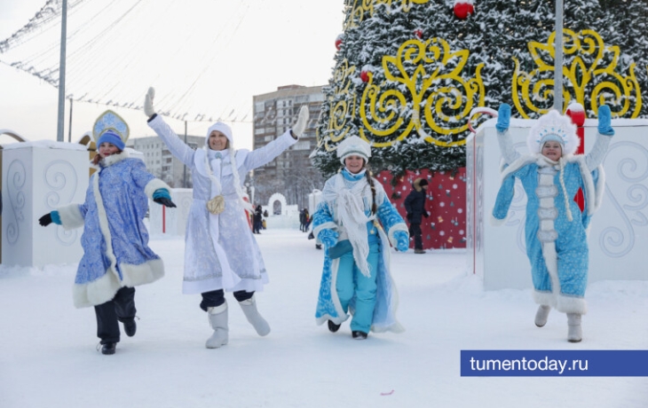Тюменки в костюмах Снегурочек и Бабок-Ежек покажут свои творческие способности