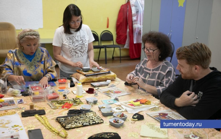 В Тюменской области действует проект «Инклюзивное рукоделие» для инвалидов и пенсионеров