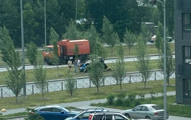 В Тюмени произошла жесткая авария с «перевертышем». Есть пострадавший
