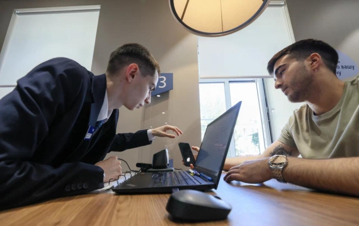 Новый банковский сервис поможет людям с нарушением слуха