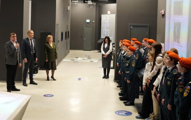 Тюменские школьники познакомились с выставкой «80 фактов о блокаде Ленинграда»