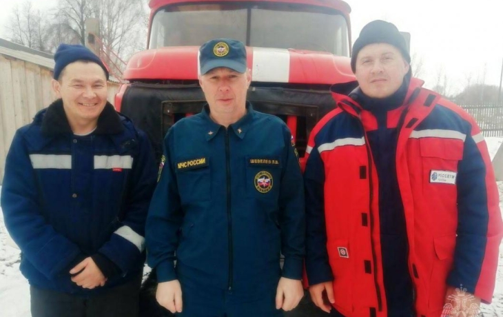 Сотрудник тюменского МЧС спас тонущего рыбака на реке Черная Сотрудник тюменского МЧС спас тонущего рыбака на реке Черная