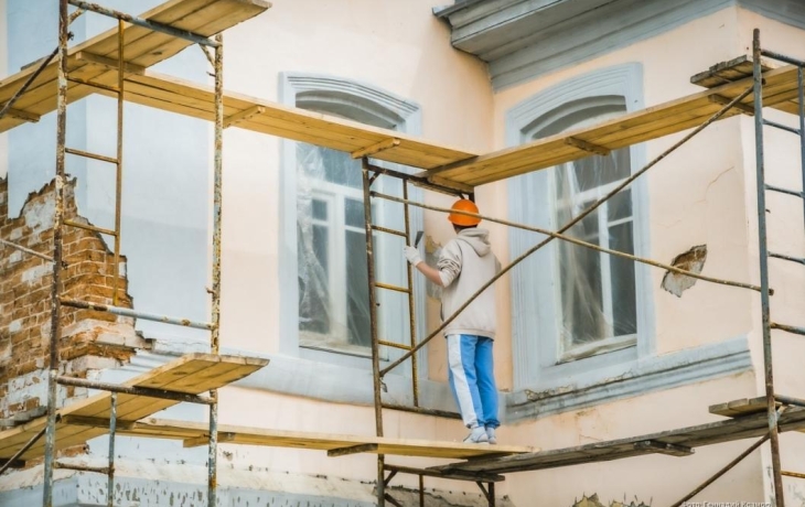 В Ишиме продолжаются работы по восстановлению Дома купца Тюхова