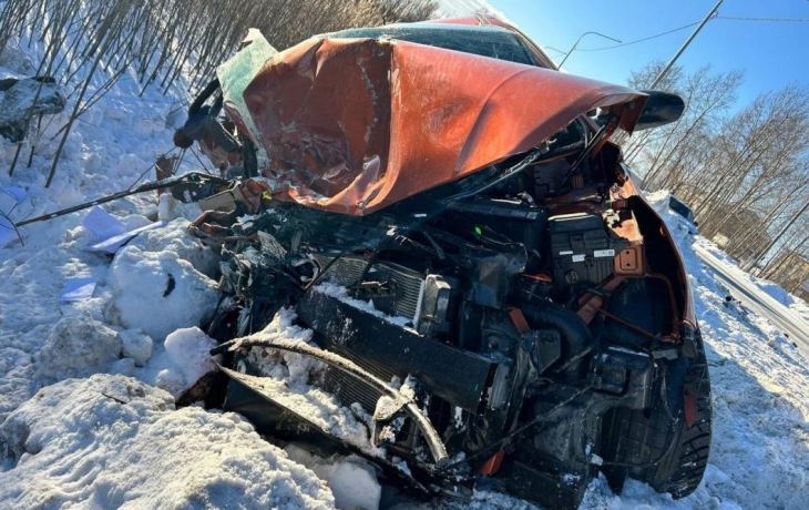 В ДТП с грузовиком на тюменской трассе пострадала семья с 2-летней малышкой