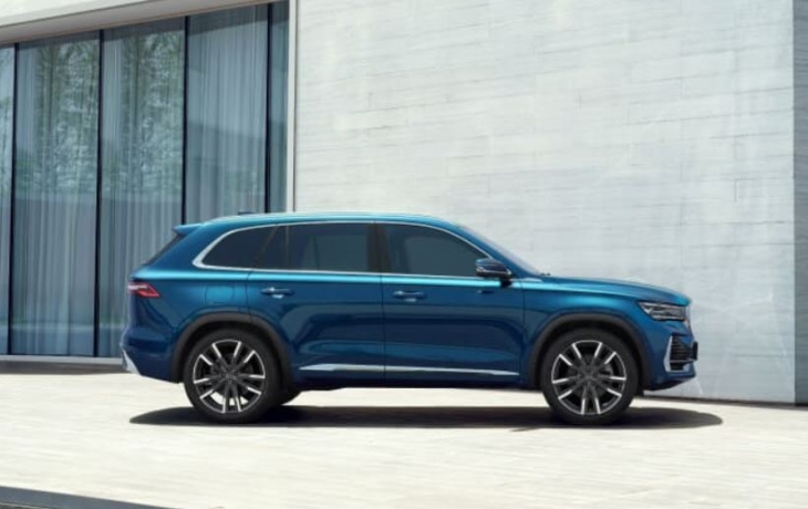 Geely Monjaro у официального дилера «Максимум» в Санкт Петербурге