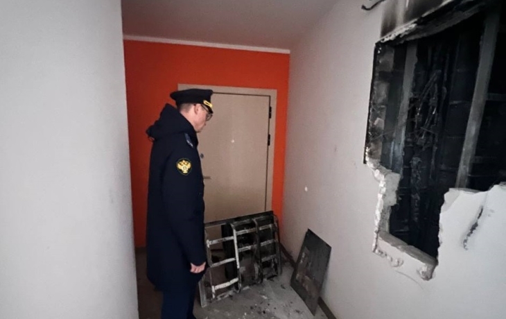В Тюмени проводят проверку по факту возгорания электрощитовой в доме на улице Эрвье