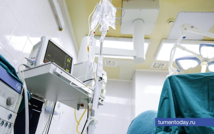 Тюменские медики спасли девочку, которая упала с большой высоты