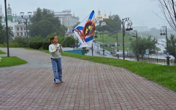 Тюменские моряки возложили цветы к «Вечному огню»