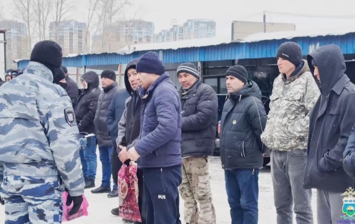 Силовики устроили облаву на мигрантов на рынках Тюмени