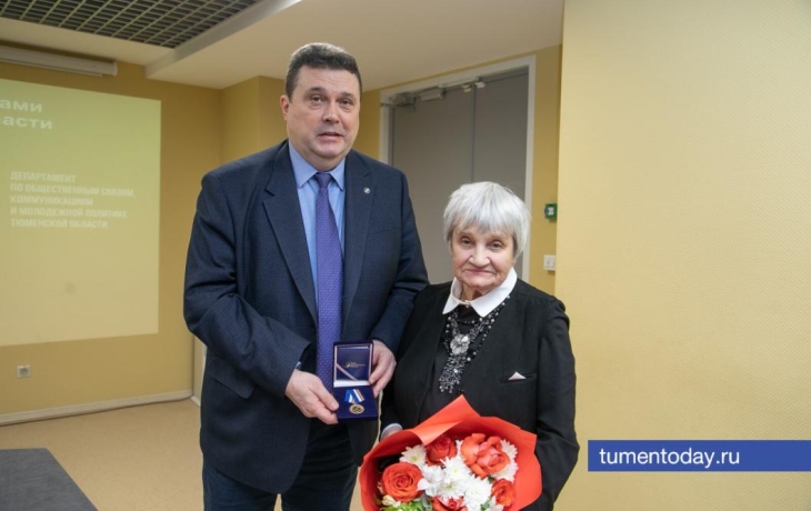 Редактору журнала «Тюменские непоседы» вручили медаль Союза журналистов России