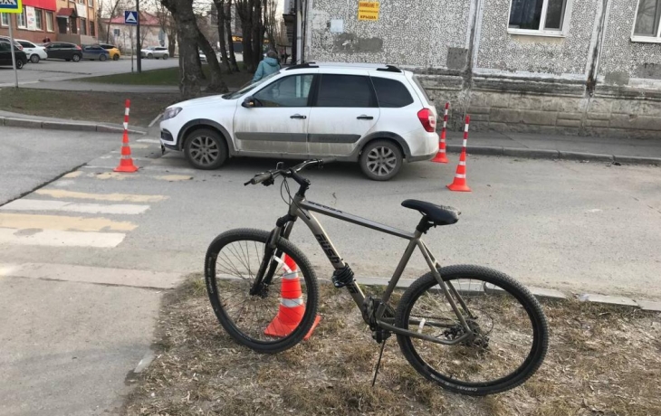В Тюмени за один день в ДТП пострадали 4 школьника В Тюмени за один день в ДТП пострадали 4 школьника