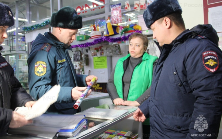 В Тюмени проверили безопасность продукции магазинов фейерверков