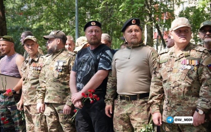 Александр Моор почтил память ветеранов боевых действий Александр Моор почтил память ветеранов боевых действий