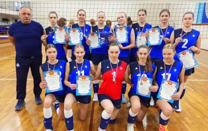 Тюменские волейболисты вышли в полуфинал первенства России