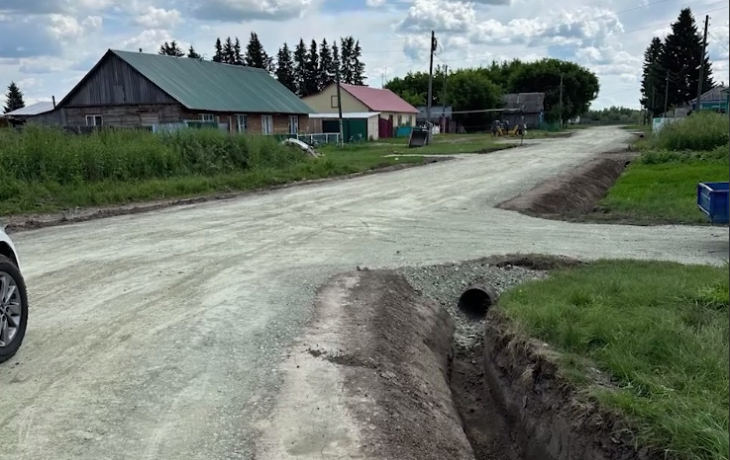 В тюменском селе построили новую дорогу вместо грунтовой