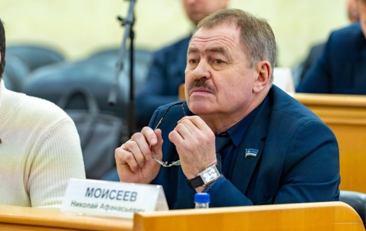 Отчет о работе представили депутаты Виктор Корчагин и Николай Моисеев