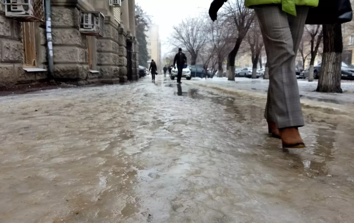 Выгода в неизбежном: сколько можно заработать, поскользнувшись на льду в Тюмени?